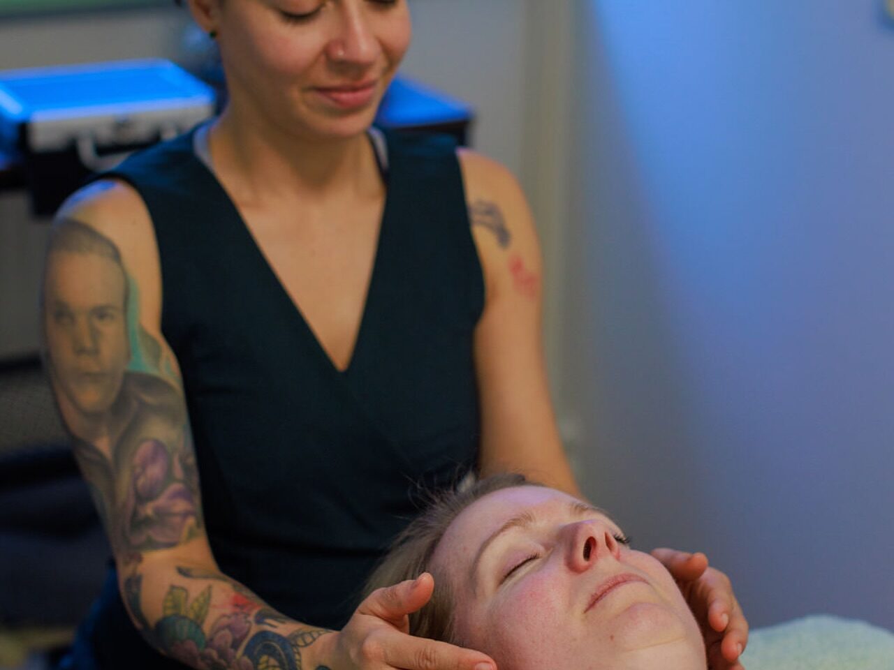 Photo By Yogatha Wellness On April 06 2025. Kan Een Afbeelding Zijn Van Een Of Meer Mensen En Make Up Edited